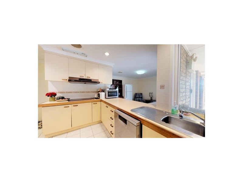 12 Flinders Street, Bongaree QLD 4507