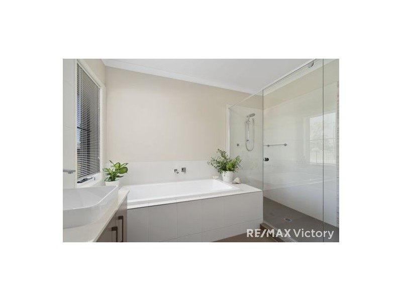 137 Mountaintrack Drive, Wamuran QLD 4512