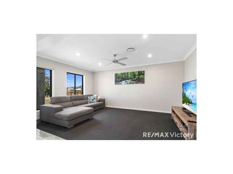 73 Cochran Street, Woodford QLD 4514