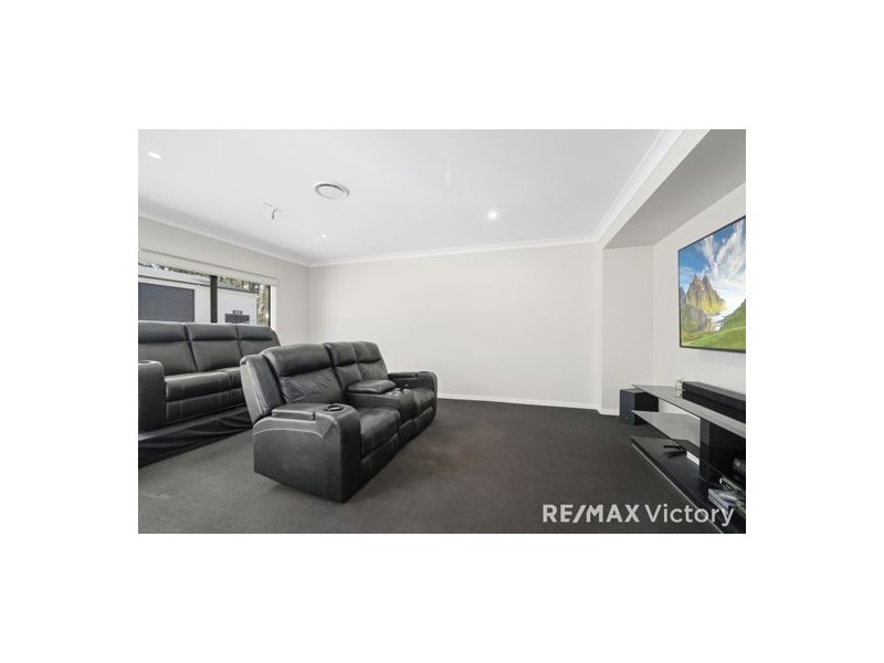 73 Cochran Street, Woodford QLD 4514