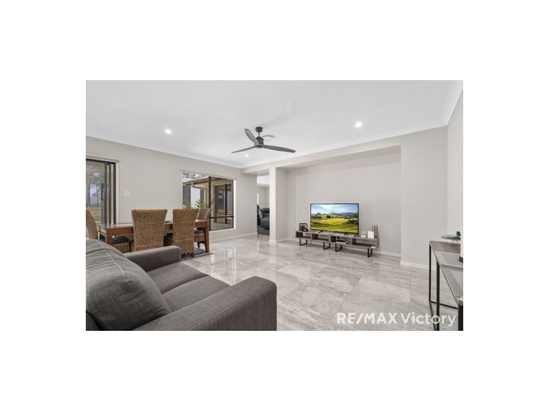 73 Cochran Street, Woodford QLD 4514