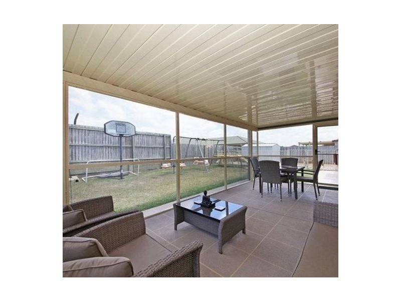 18 Murraya Dr, Morayfield QLD 4506