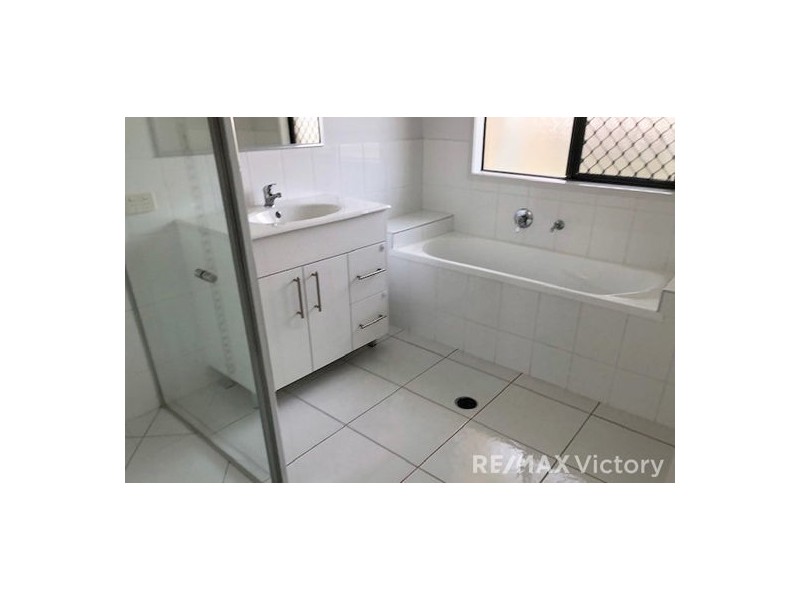 6 Lawrie Court, Caboolture QLD 4510