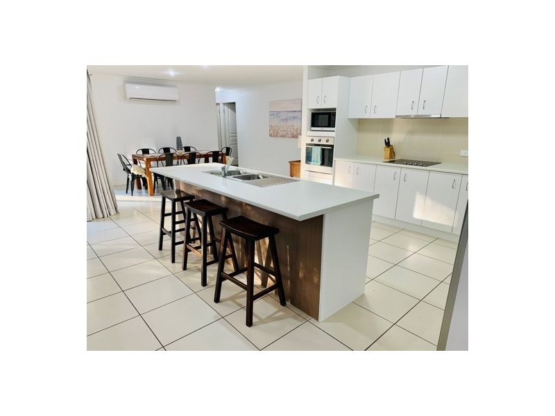 20 Rushcutters Court, Sandstone Point QLD 4511