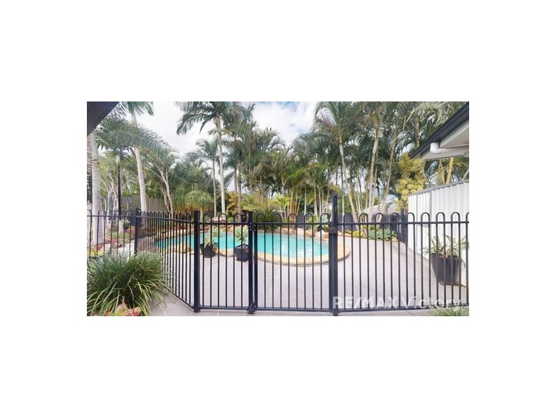 6 Hilltop Ct, Morayfield QLD 4506