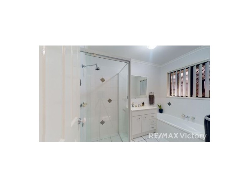 6 Hilltop Ct, Morayfield QLD 4506