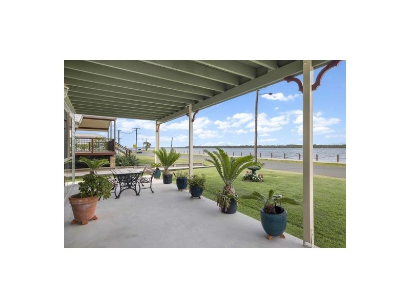 98 Esplanade, Toorbul QLD 4510