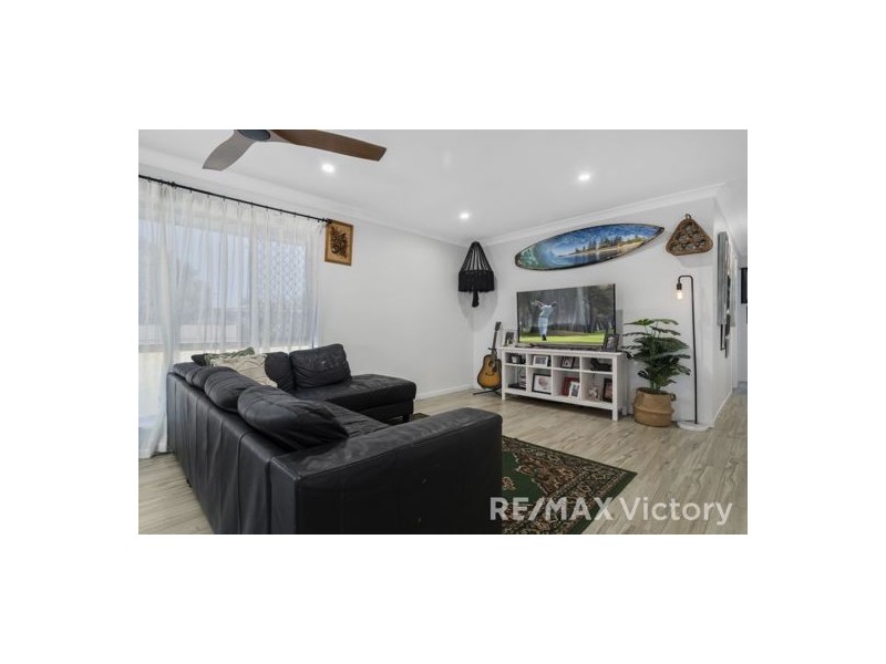 42 Moatah Drive, Beachmere QLD 4510