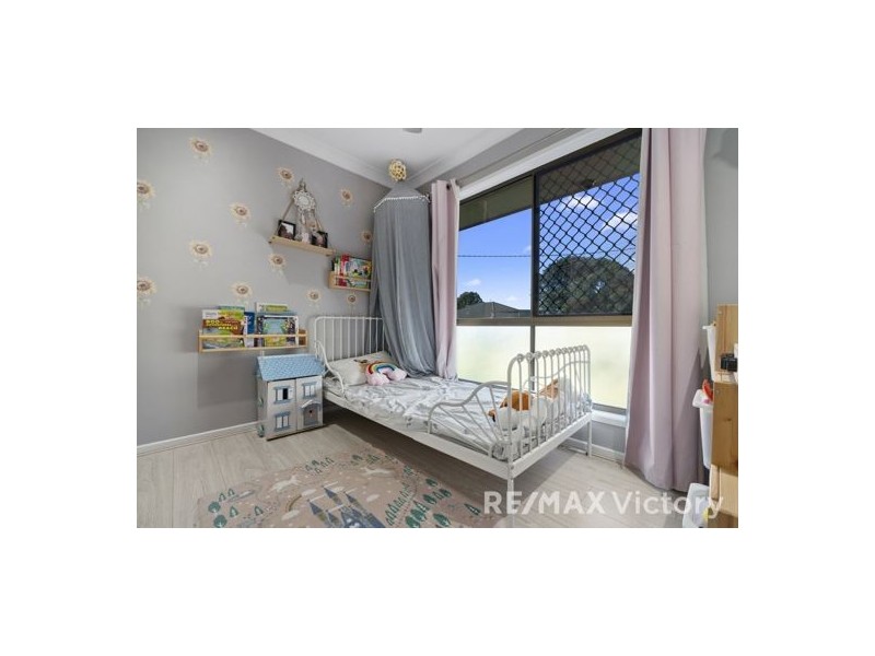 42 Moatah Drive, Beachmere QLD 4510