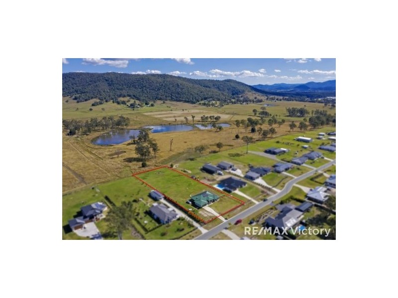 27 Cochran Street, Woodford QLD 4514