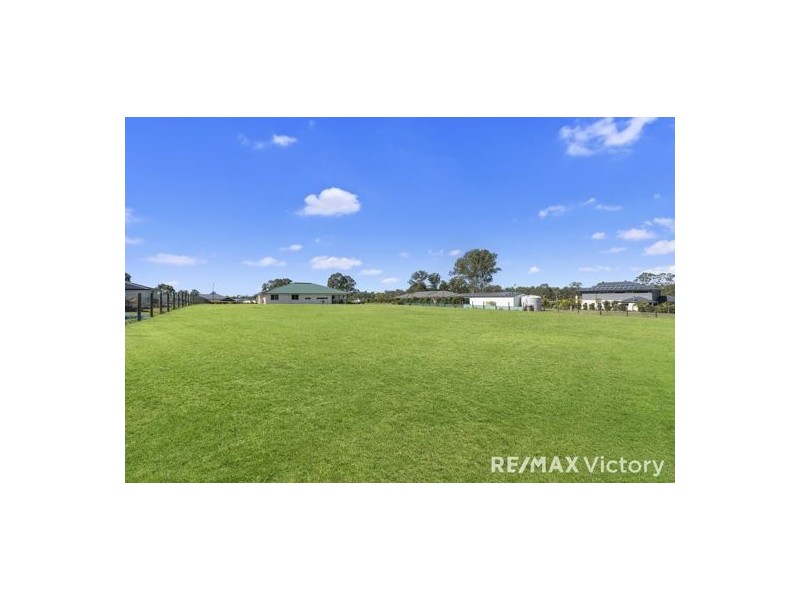 27 Cochran Street, Woodford QLD 4514