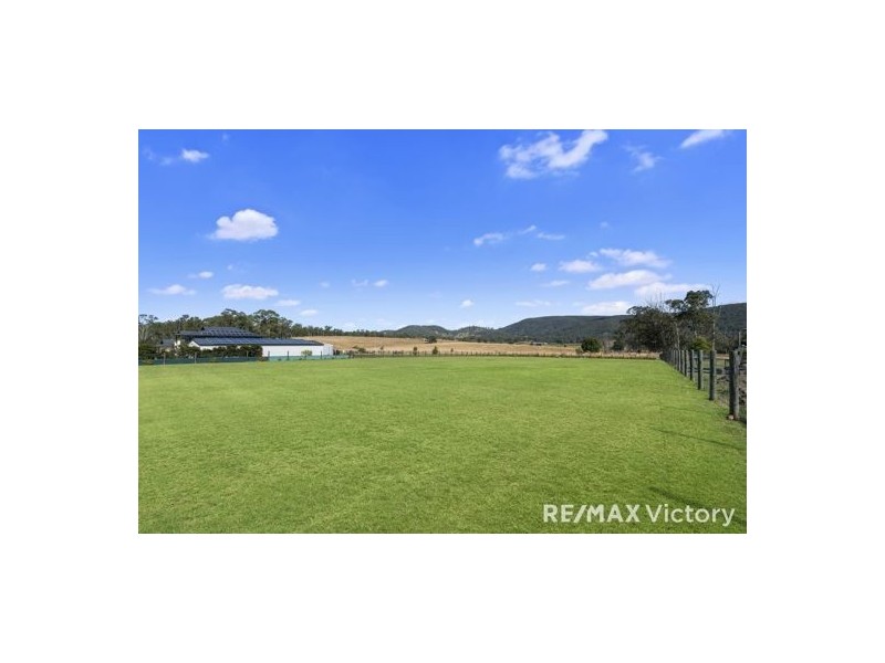 27 Cochran Street, Woodford QLD 4514