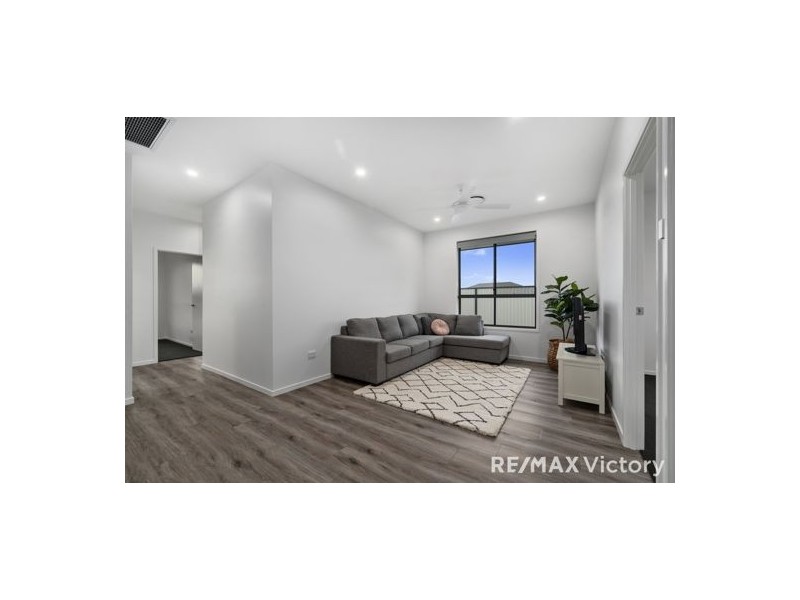 107 Sippel Drive, Woodford QLD 4514