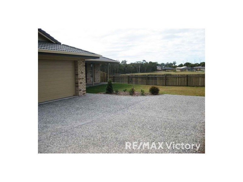 4 Bangalow Street, Morayfield QLD 4506