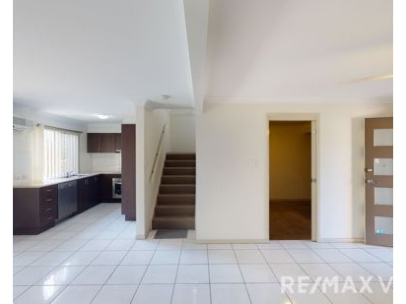 8/2 Station Road, Burpengary QLD 4505