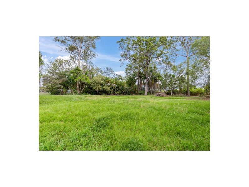 145 Petersen Road, Morayfield QLD 4506