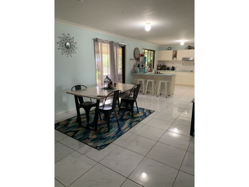 4 Hilltop Court, Morayfield QLD 4506
