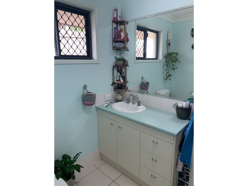 4 Hilltop Court, Morayfield QLD 4506