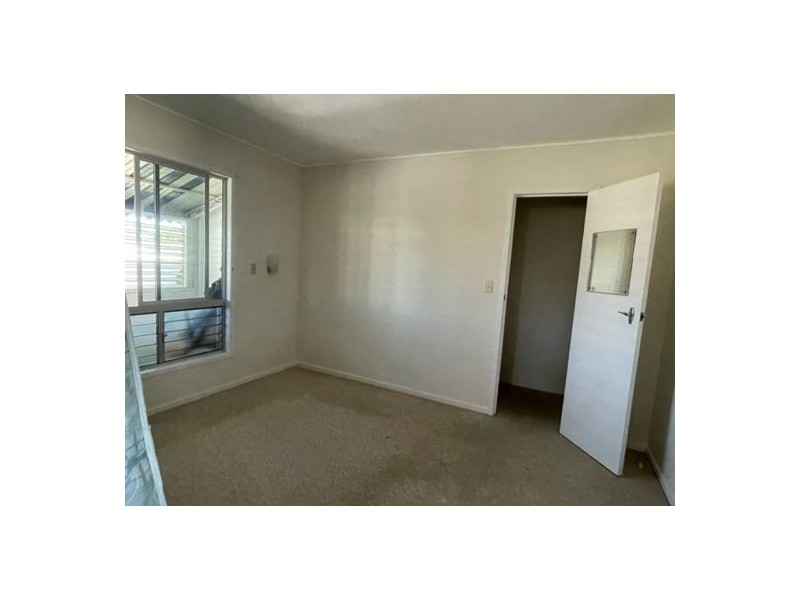 4/11 Palm Ave, Bongaree QLD 4507