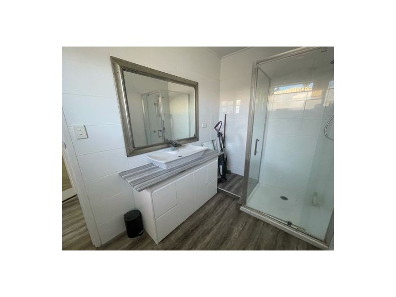 4/11 Palm Ave, Bongaree QLD 4507