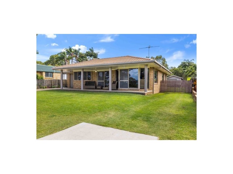 17 Timothy Esplanade, Beachmere QLD 4510