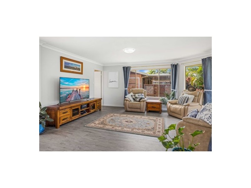 17 Timothy Esplanade, Beachmere QLD 4510