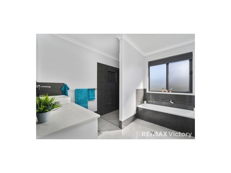 17 Limburg Ave, Caboolture QLD 4510