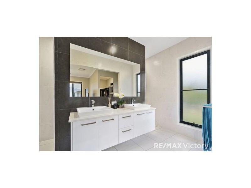34 Riverparks Way, Upper Caboolture QLD 4510