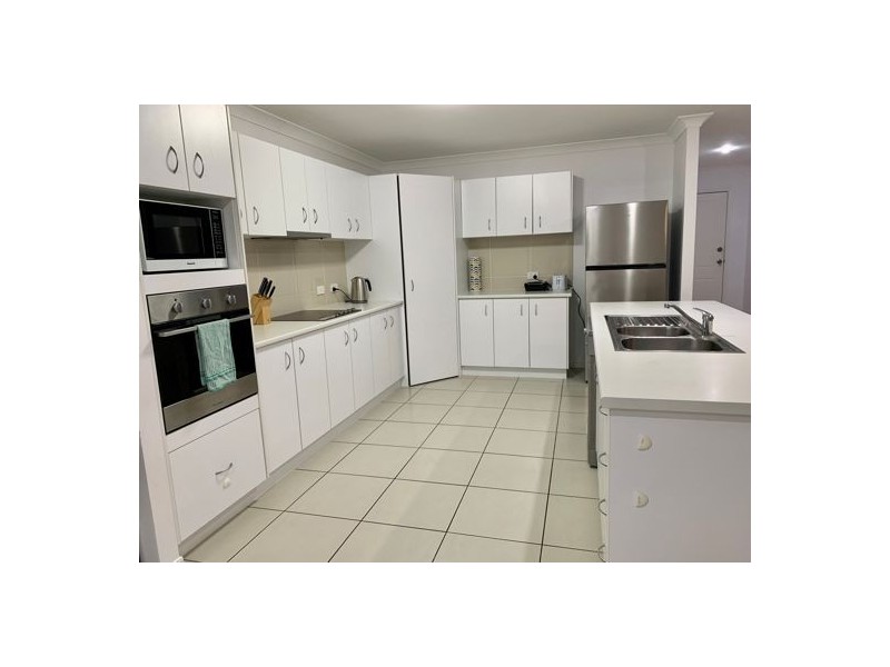 20 Rushcutters Court, Sandstone Point QLD 4511