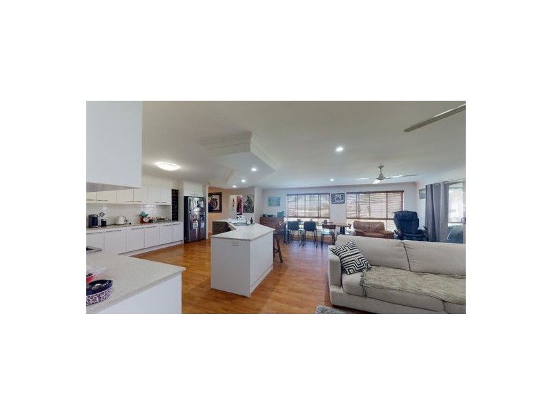 16 Bigita Place, Elimbah QLD 4516