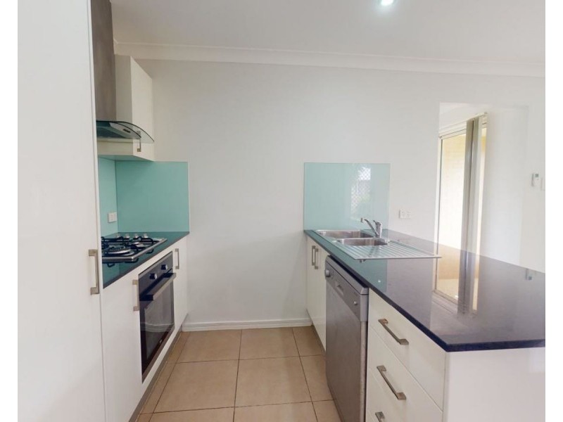2/5 Hipwood Street, Morayfield QLD 4506
