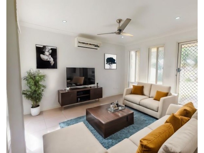 2/5 Hipwood Street, Morayfield QLD 4506