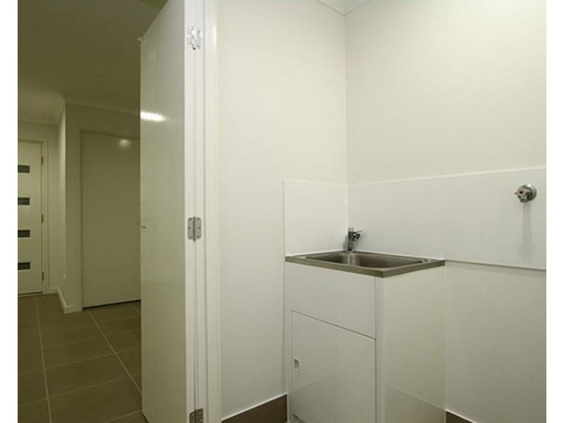 2/5 Hipwood Street, Morayfield QLD 4506