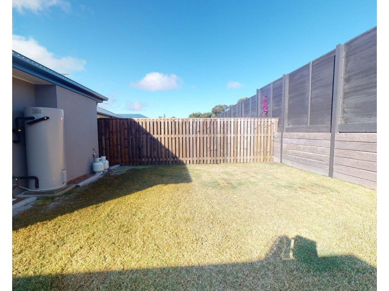 33 Angelica Street, Caboolture QLD 4510