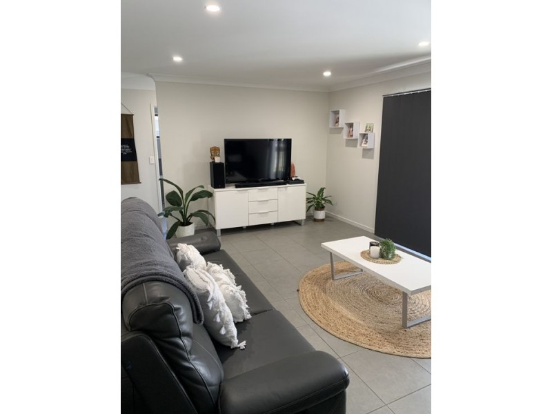 6 Awoonga Crescent, Morayfield QLD 4506