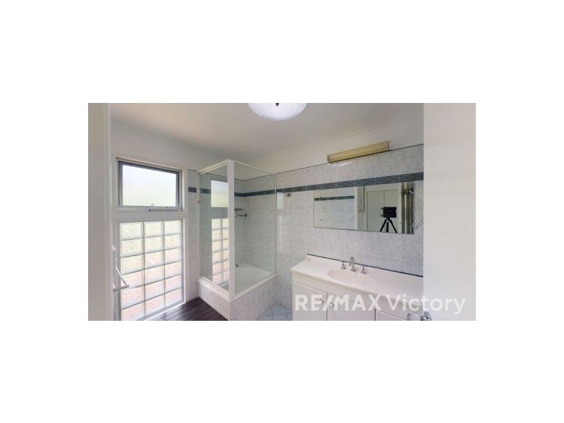 7 Phillip Street, Beachmere QLD 4510