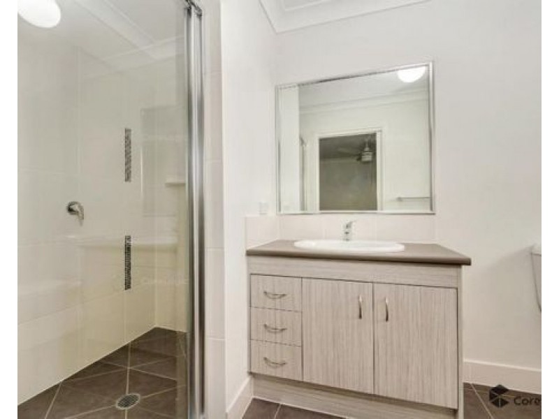 2/13 Cronin Street, Morayfield QLD 4506