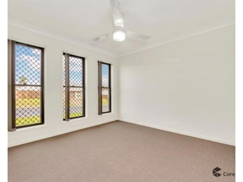 2/13 Cronin Street, Morayfield QLD 4506