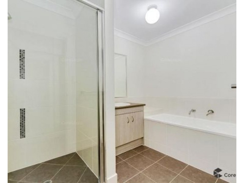 2/13 Cronin Street, Morayfield QLD 4506