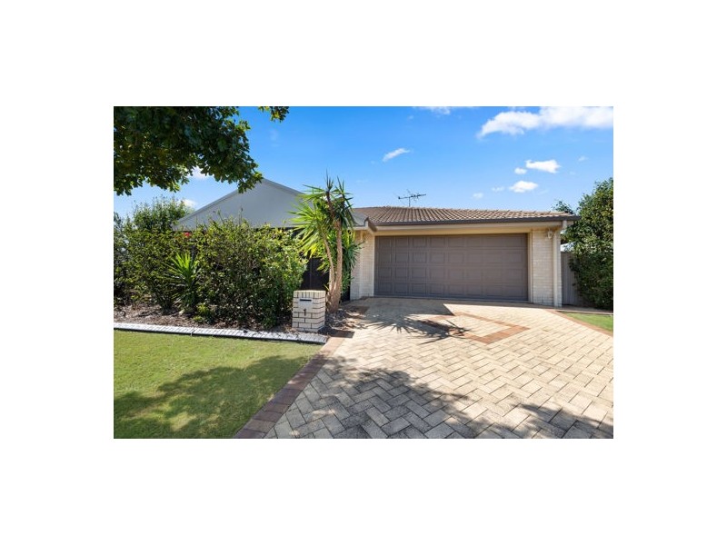 1 Dunwich Court, Sandstone Point QLD 4511