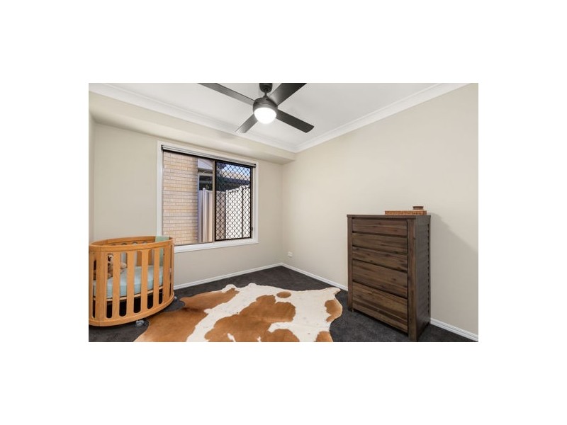 1 Dunwich Court, Sandstone Point QLD 4511