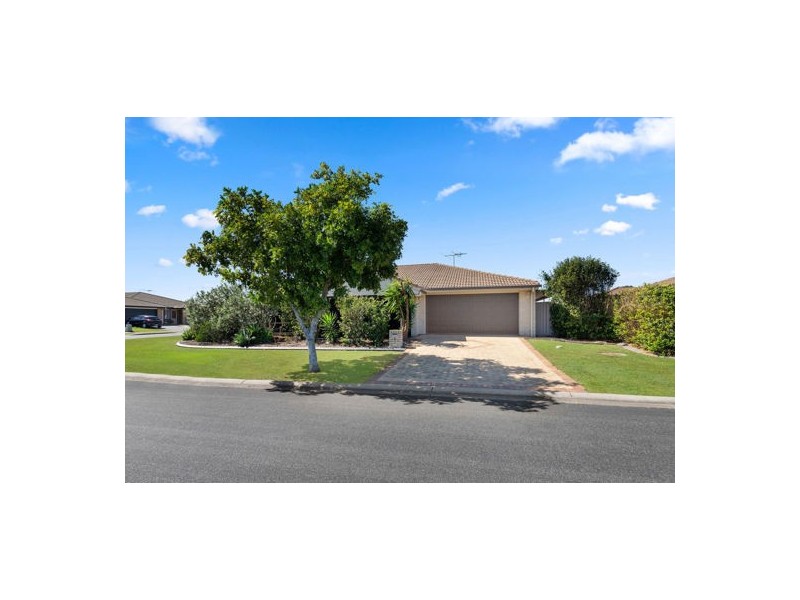 1 Dunwich Court, Sandstone Point QLD 4511
