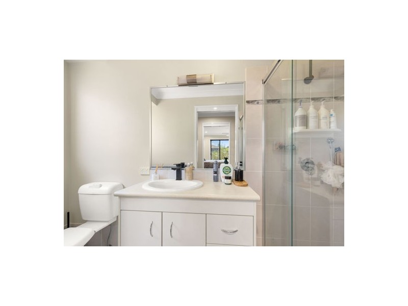 1 Dunwich Court, Sandstone Point QLD 4511