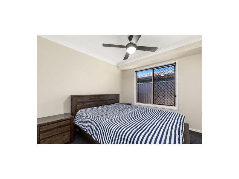 1 Dunwich Court, Sandstone Point QLD 4511