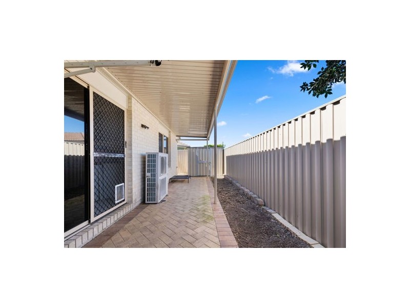 1 Dunwich Court, Sandstone Point QLD 4511