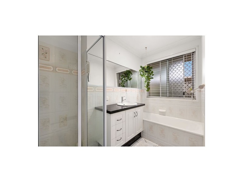 1 Turnbull Cr, Morayfield QLD 4506