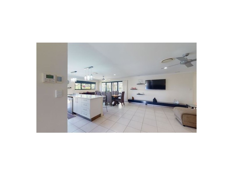 4 Kerry Close, Bellmere QLD 4510