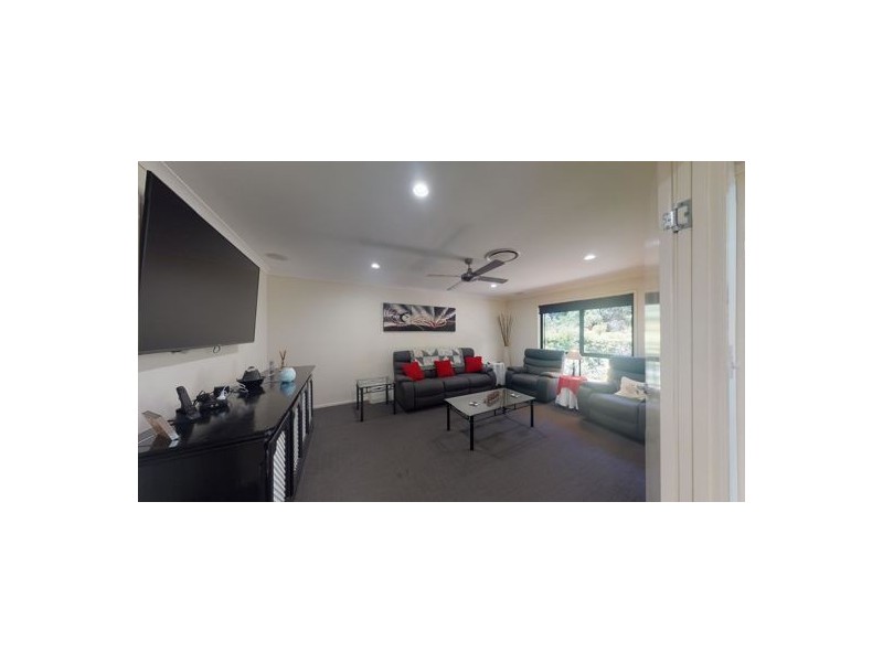 4 Kerry Close, Bellmere QLD 4510
