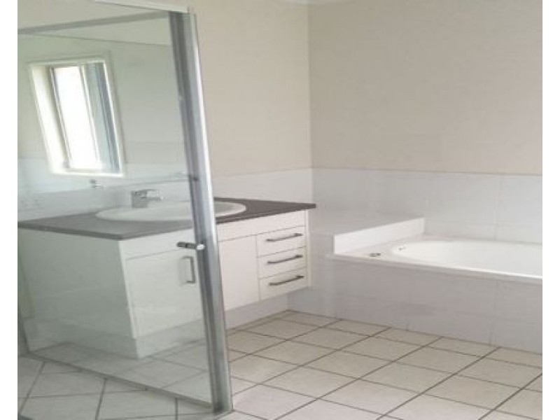 24 Soward Court, Morayfield QLD 4506