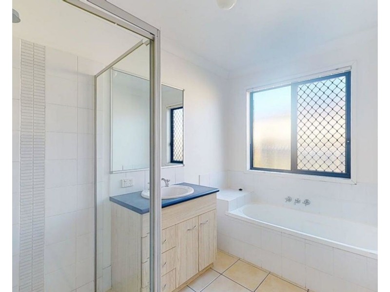 5 Marilyn Place, Morayfield QLD 4506